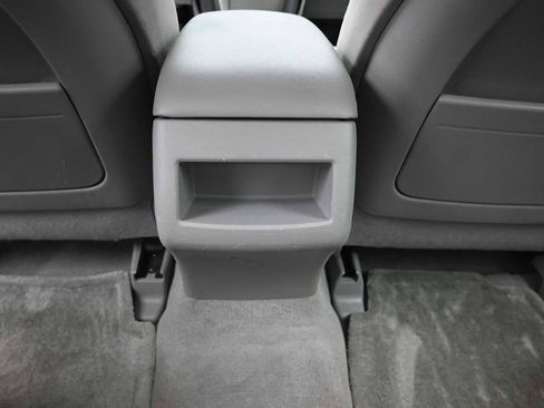 Used 2009 Toyota Camry LE FWD image 13