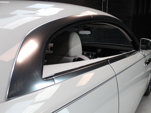 Used 2014 Rolls-Royce Wraith RWD image 23