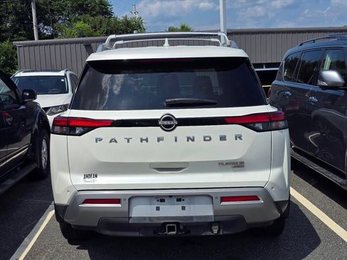 Used 2022 Nissan Pathfinder Platinum w/ Cargo Package AWD/4WD image 12