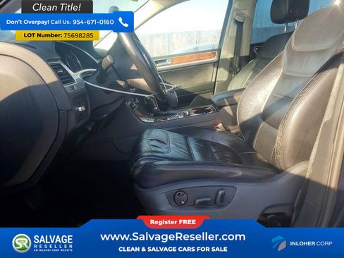 Used 2012 Volkswagen Touareg VR6 image 8