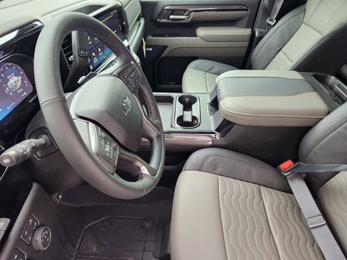 New 2026 Chevrolet Silverado 2500 ZR2 w/ LPO, Dark Essentials Package AWD/4WD image 10
