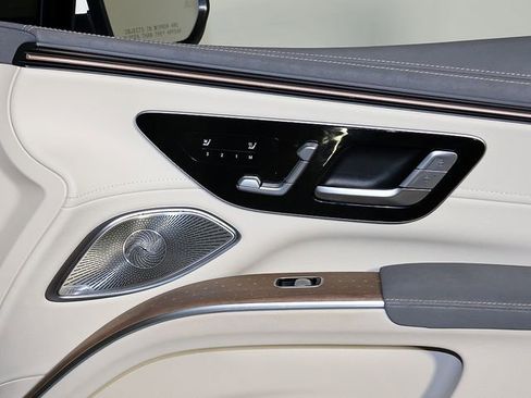 Used 2023 Mercedes-Benz EQS 580 4MATIC SUV image 39