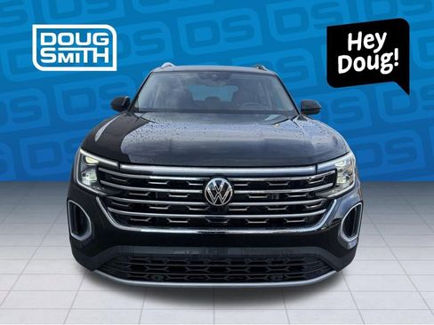 Used 2025 Volkswagen Atlas SEL image 3