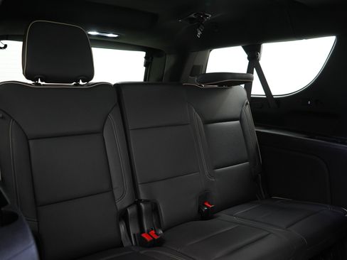 Used 2024 GMC Yukon XL SLT w/ SLT Premium Package AWD/4WD image 13
