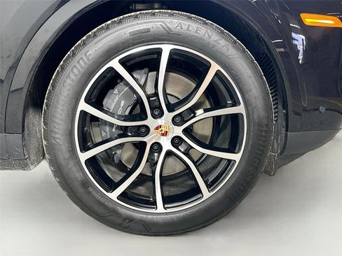 Used 2026 Porsche Cayenne Coupe AWD/4WD image 14