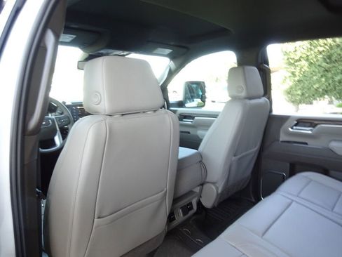 New 2026 GMC Sierra 2500 SLT AWD/4WD image 19