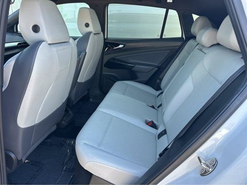 Used 2022 Volkswagen ID.4 Pro S RWD image 10