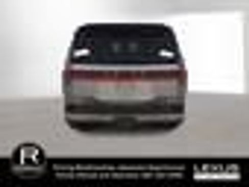 Used 2024 Lexus GX 550 image 3