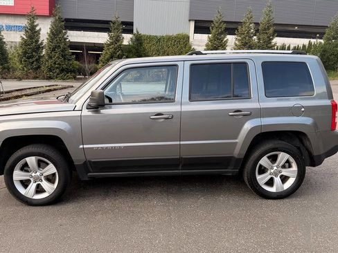 Used 2012 Jeep Patriot Limited w/ Sun/Sound Group image 5