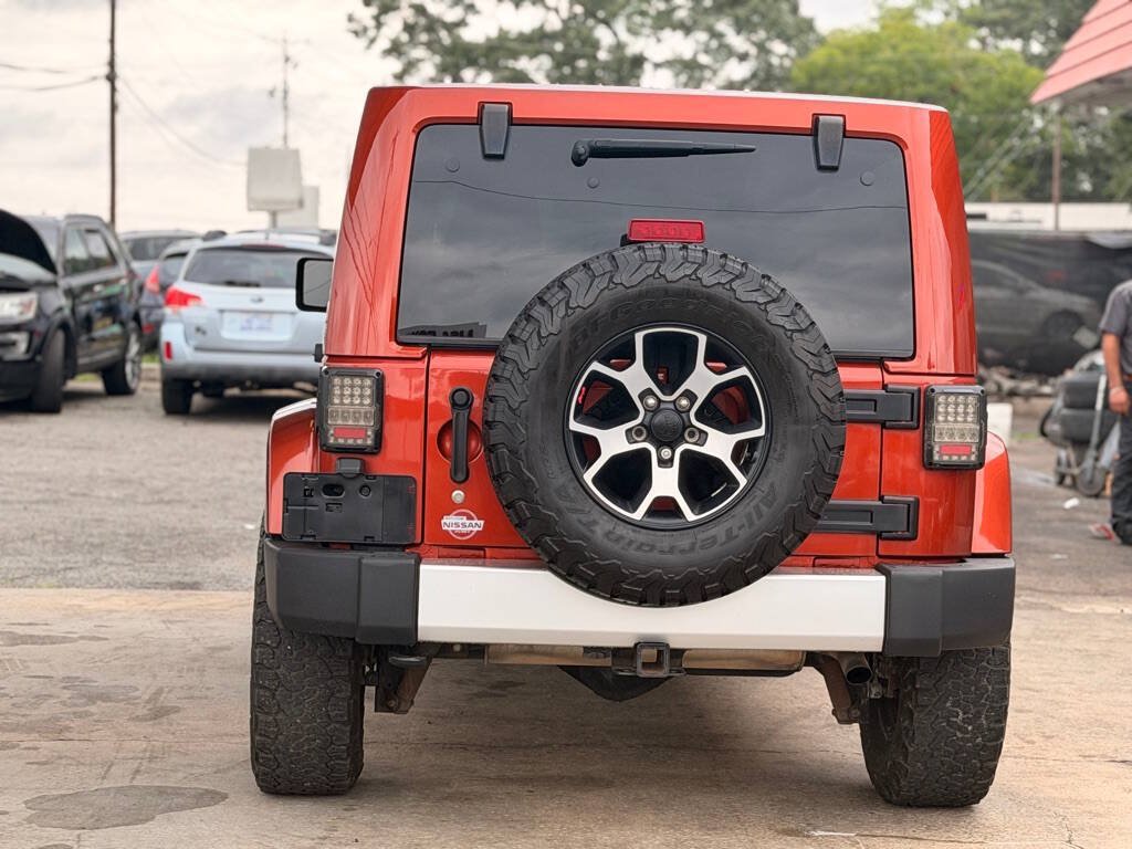 Used 2014 Jeep Wrangler Unlimited Sahara w/ Connectivity Group AWD/4WD image 7