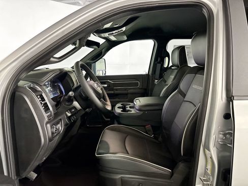 New 2026 RAM 2500 Laramie AWD/4WD image 11