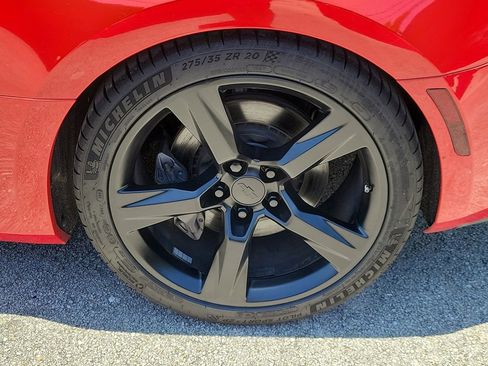 Used 2018 Chevrolet Camaro SS RWD image 9