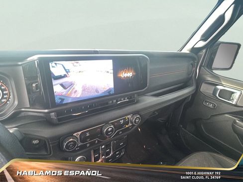 Used 2024 Jeep Gladiator Mojave image 21