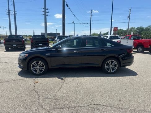 Used 2019 Volkswagen Jetta R-Line FWD image 2
