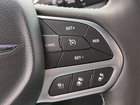 New 2026 Chrysler Pacifica Select FWD image 26