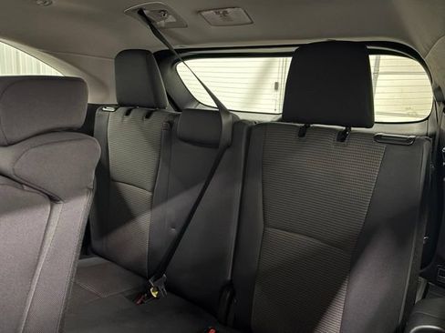 Used 2024 Toyota Highlander LE w/ Protection Package #3 (TMS) FWD image 10