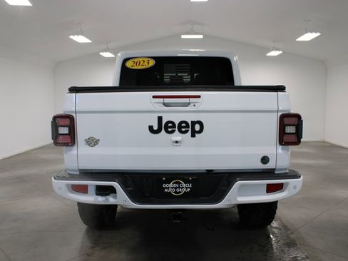 Used 2023 Jeep Gladiator Overland image 8