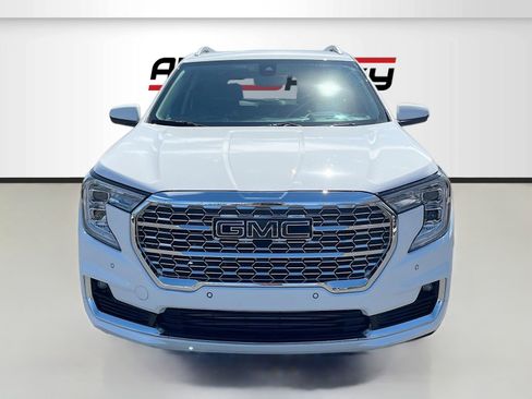 Used 2024 GMC Terrain Denali AWD/4WD image 2