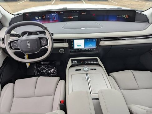 New 2026 Lincoln Navigator Reserve AWD/4WD image 5
