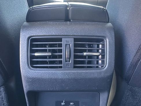 Used 2021 Nissan Rogue SV image 16