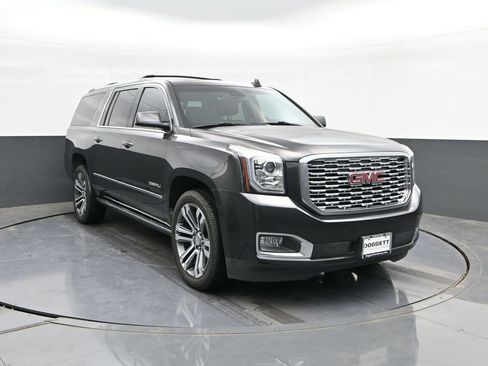 Used 2018 GMC Yukon XL Denali w/ Denali Ultimate Package AWD/4WD image 22