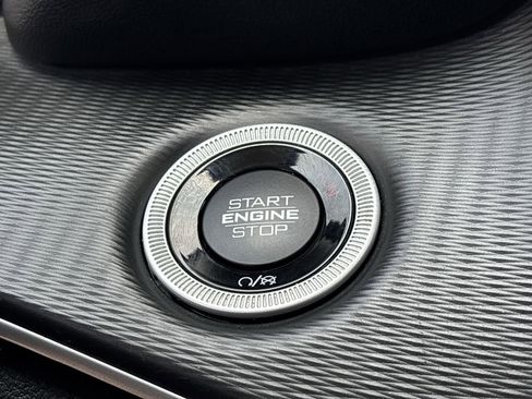 Used 2023 Jeep Grand Cherokee Laredo RWD image 28