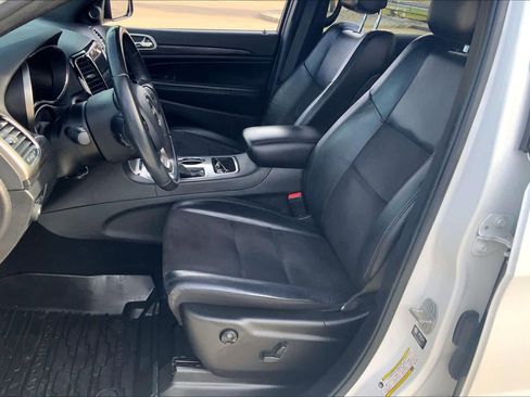 Used 2021 Jeep Grand Cherokee Laredo X image 8