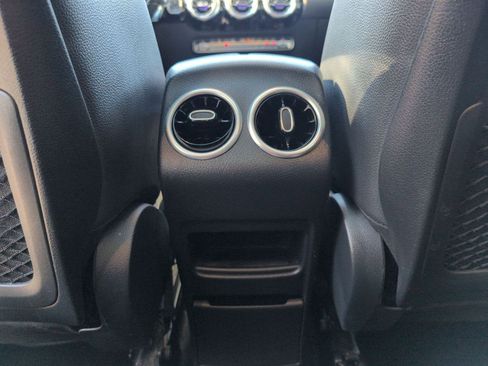 Used 2023 Mercedes-Benz GLA 250 image 21