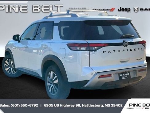 Used 2023 Nissan Pathfinder SL w/ Lighting Package (N92) image 2