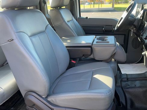 Used 2016 Ford F250 XL w/ Power Equipment Group image 17