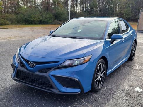Used 2023 Toyota Camry SE image 6
