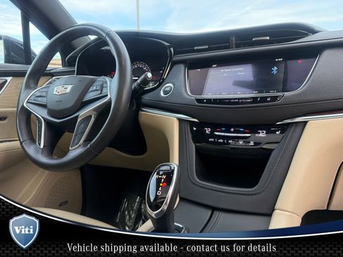 Used 2018 Cadillac XT5 Luxury w/ Driver Awareness Package image 32