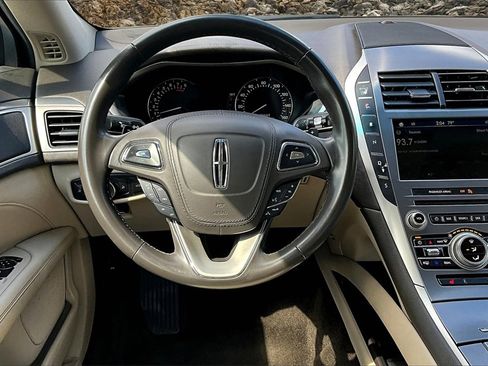 Used 2017 Lincoln MKZ Premiere image 3
