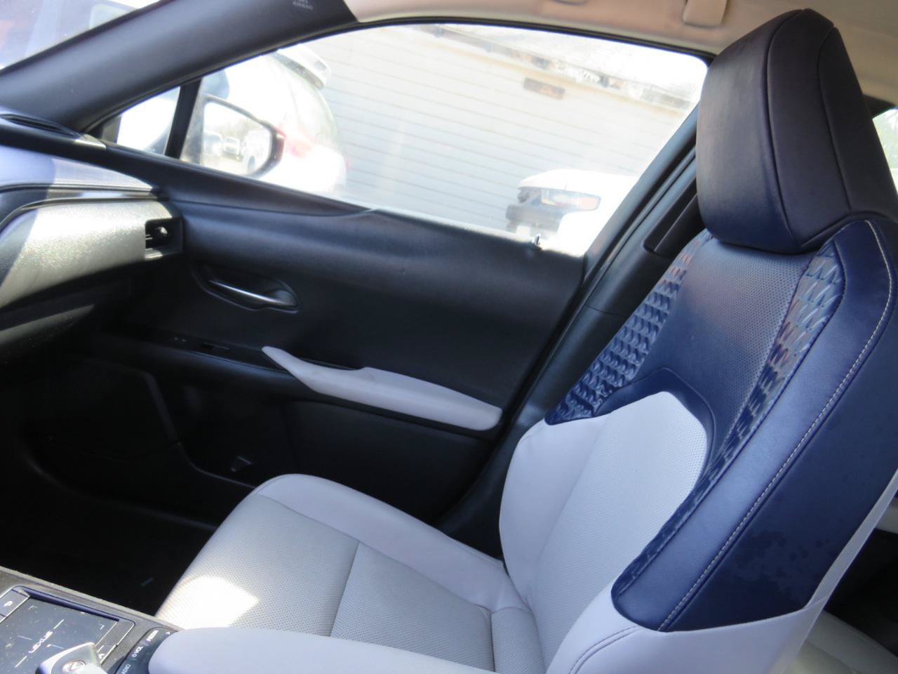 Used 2019 Lexus UX 200 FWD image 29