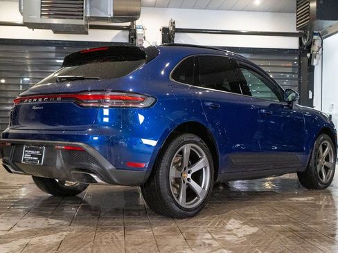 Certified 2025 Porsche Macan image 10