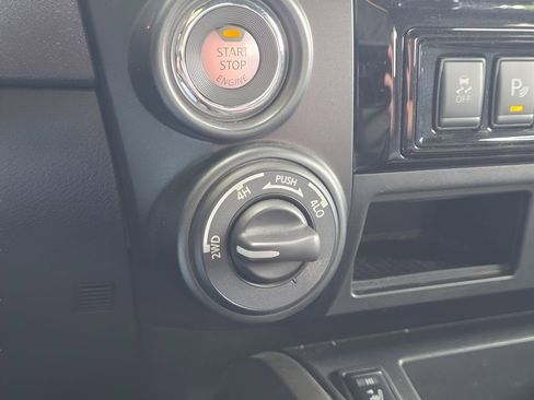 Used 2024 Nissan Titan SV w/ SV Bronze Edition Package AWD/4WD image 21