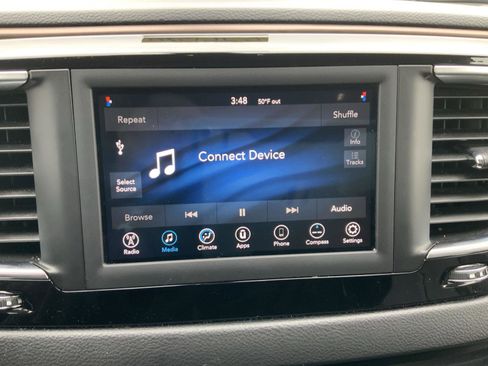 Used 2020 Chrysler Voyager Lxi image 34