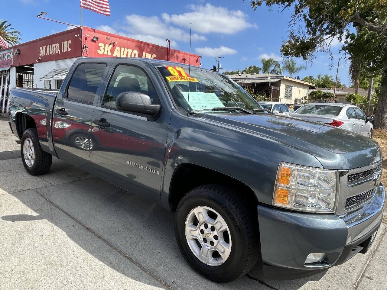 Used 2007 Chevrolet Silverado 1500 LT w/ 1LT Convenience Package RWD image 8