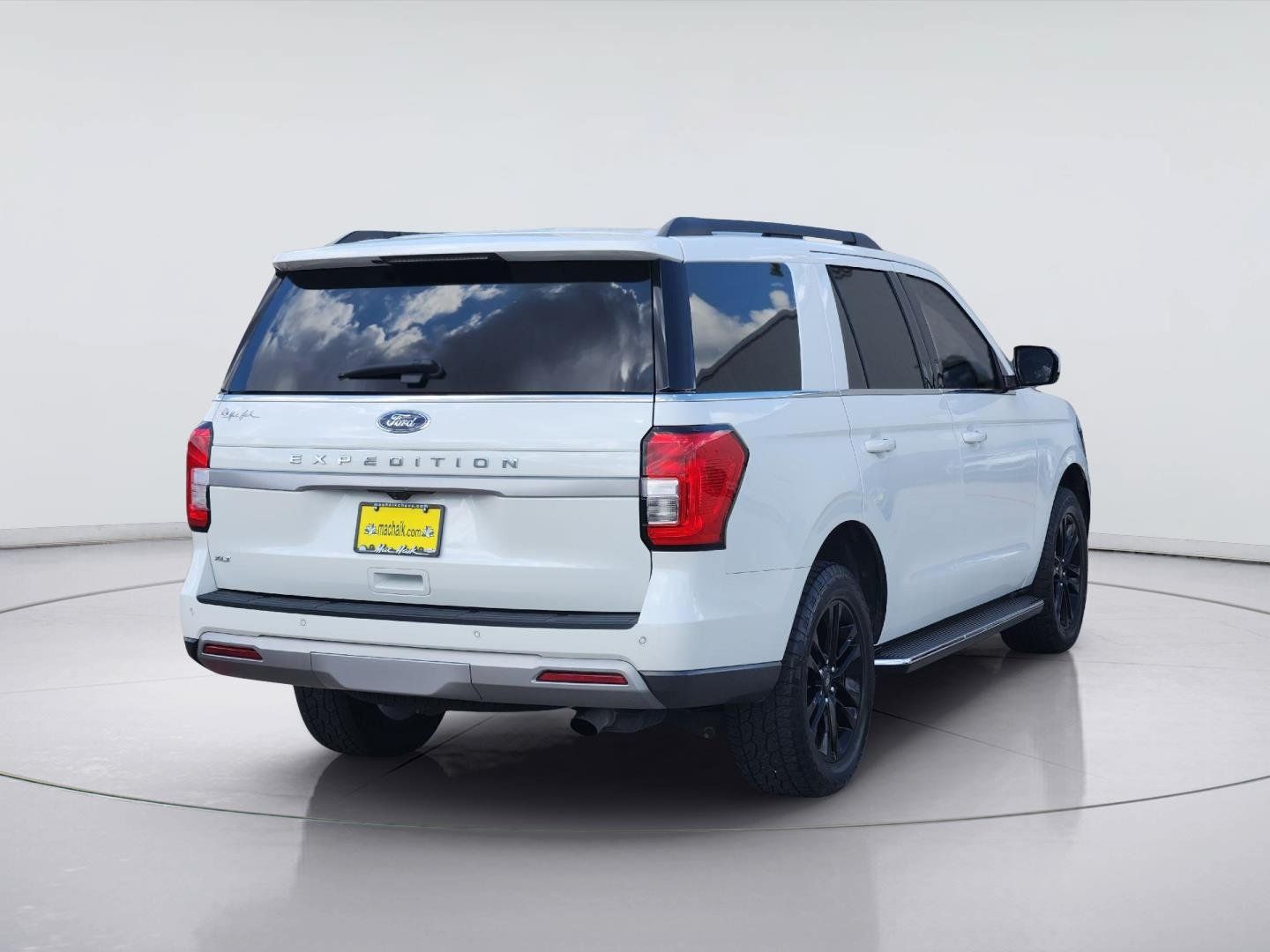 Used 2023 Ford Expedition XLT RWD image 5
