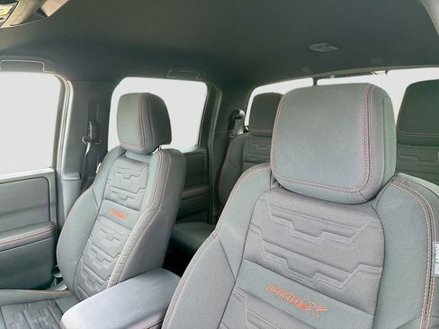 Used 2026 Nissan Frontier Pro-X w/ Pro-X Convenience Package RWD image 12