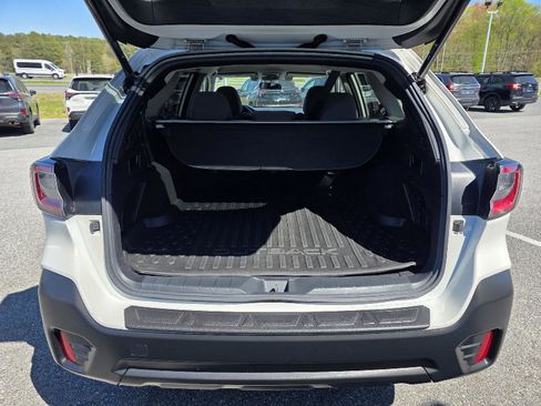 Used 2020 Subaru Outback Premium image 12