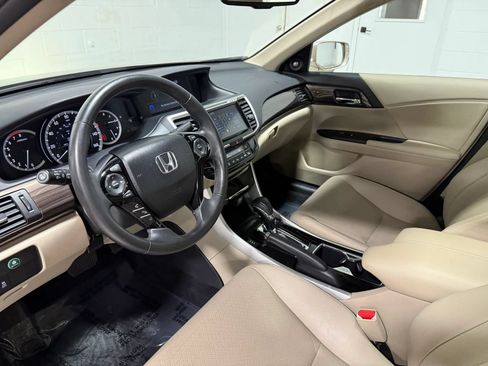 Used 2017 Honda Accord EX-L image 14