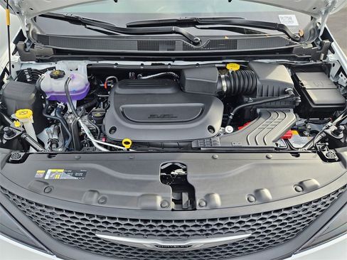 New 2026 Chrysler Voyager LX image 39