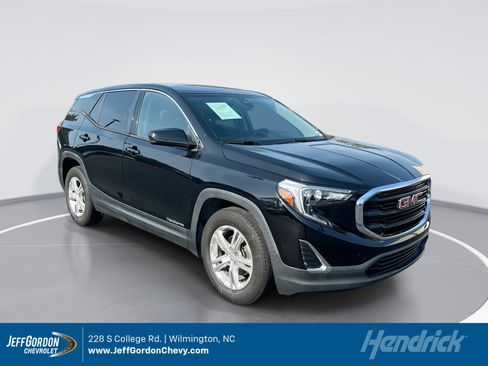 Used 2020 GMC Terrain SLE FWD image 1