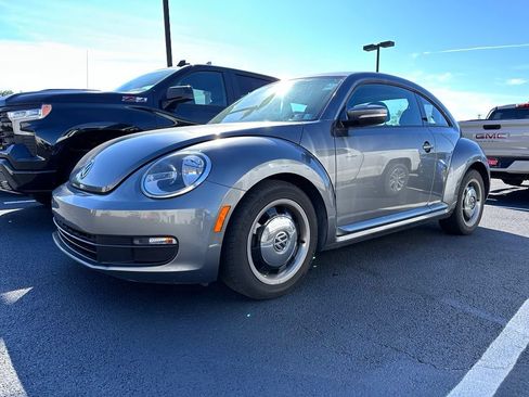 Used 2013 Volkswagen Beetle 2.5 FWD image 2