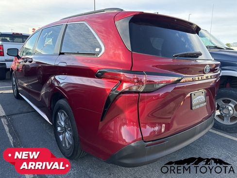 Used 2022 Toyota Sienna LE FWD image 19