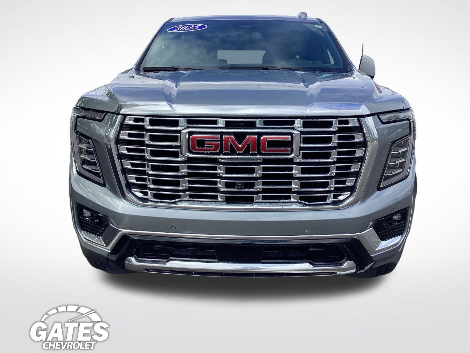 Used 2025 GMC Yukon XL Denali AWD/4WD image 2