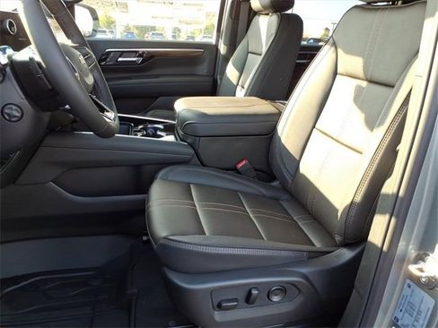 New 2026 Chevrolet Suburban High Country w/ Sun And Tow Package image 6