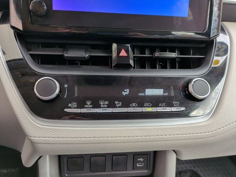 Used 2023 Toyota Corolla Cross L image 18