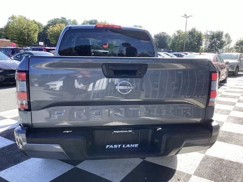 Used 2023 Nissan Frontier SV image 6